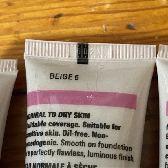 Mary Kay Luminous Wear Foundation - Picture 3 of 5